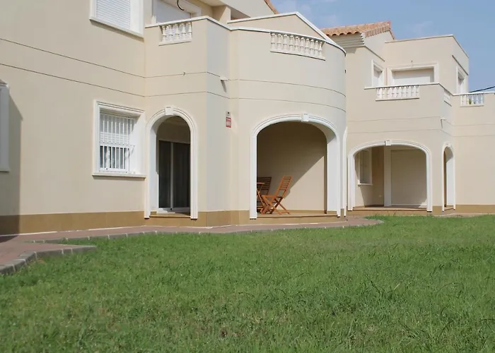 Apartamento nuevo en urbanización a 250 metros de la playa